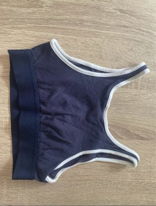 Top deportivo Adidas azul y rojo