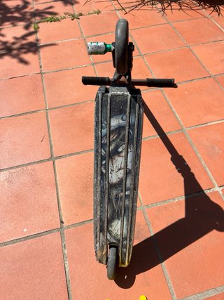 Patinete Scooter trucos Base District Helmeri