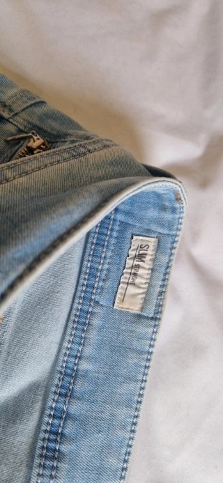 Pantalón recto slim talle bajo elástico