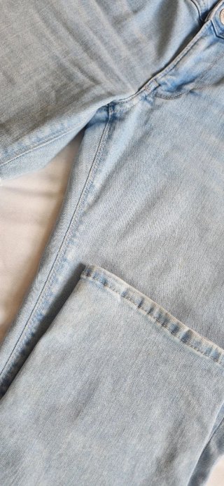 Pantalón recto slim talle bajo elástico