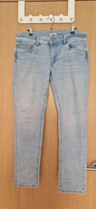 Pantalón recto slim talle bajo elástico