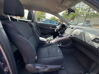 Toyota Auris 1.6 VVT-i Sol 124CV – Gasolina – Año