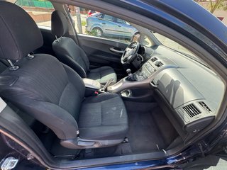 Toyota Auris 1.6 VVT-i Sol 124CV – Gasolina – Año