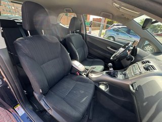 Toyota Auris 1.6 VVT-i Sol 124CV – Gasolina – Año