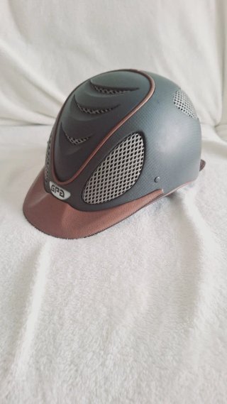 Casco GPA Carbono Talla 56