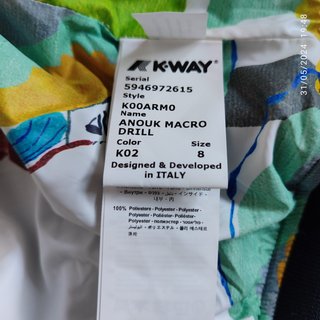 Giubbottino K-Way nero con zip colorata