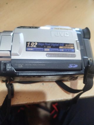 Videocámara JVC Plata y Negra