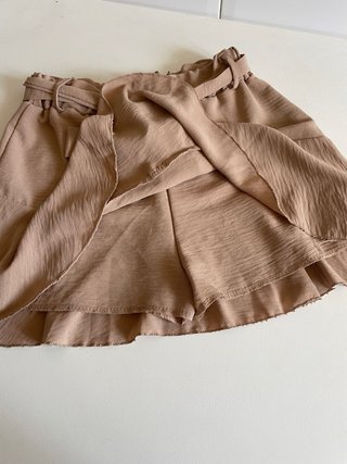 Lote 2 minifaldas beige y vaquera