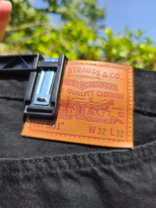 Pantalón Levi's Negro Original 501 L32