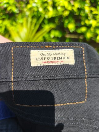 Pantalón Levi's Negro Original 501 L32