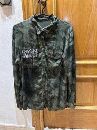 Camisa militar con lentejuelas