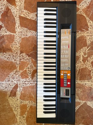 Teclado Yamaha PSR-F50