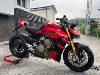 Ducati Streetfighter V4S