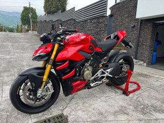 Ducati Streetfighter V4S