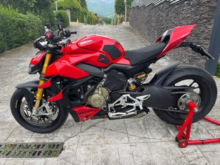 Ducati Streetfighter V4S