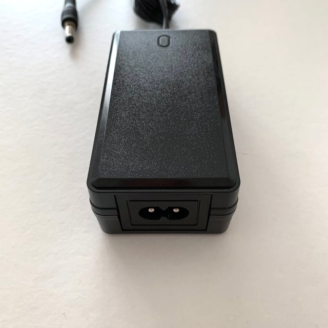 ALIMENTADOR 12V  2.0A 24W DC