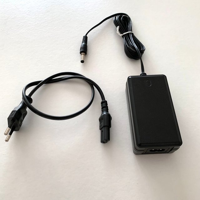 ALIMENTADOR 12V  2.0A 24W DC