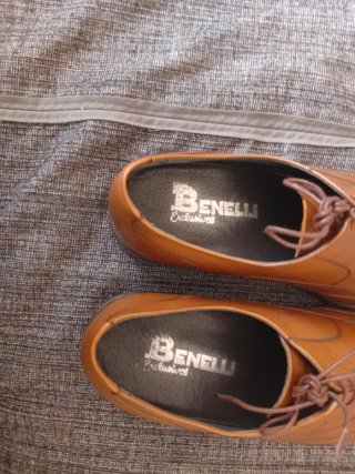 Zapatos de vestir Benelli cuero marrones