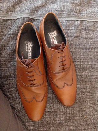 Zapatos de vestir Benelli cuero marrones
