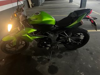 Kawasaki Z250 SL Verde