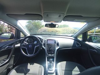 Opel Astra carroceria familiar 2015 todo al día.
