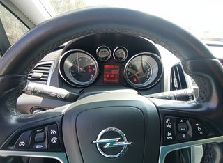 Opel Astra carroceria familiar 2015 todo al día.