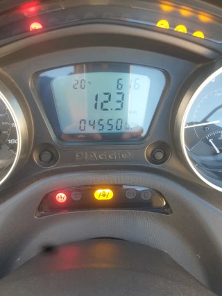 Piaggio 300cc Sport Maxi-Scooter
