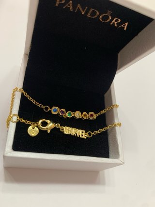 Pulsera Pandora Marvel Infinito dorada y colores