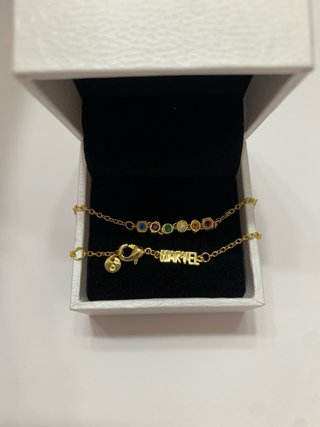 Pulsera Pandora Marvel Infinito dorada y colores