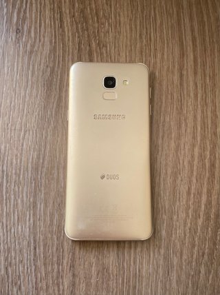 Samsung Galaxy J6 Oro con schermo Super AMOLED