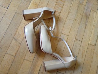 Zapatos Unisa Beige Tacón Correa Tobillo