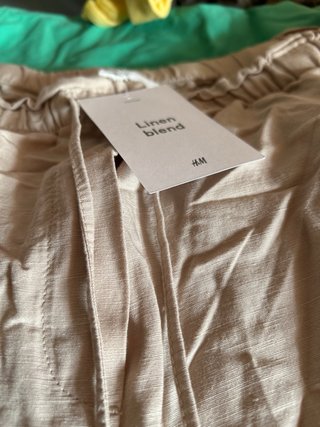 Pantalón corto beige mujer
