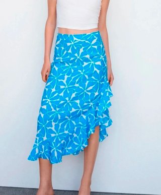 Saia estampada azul e branca