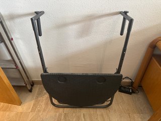 Mesa colgante para balcón