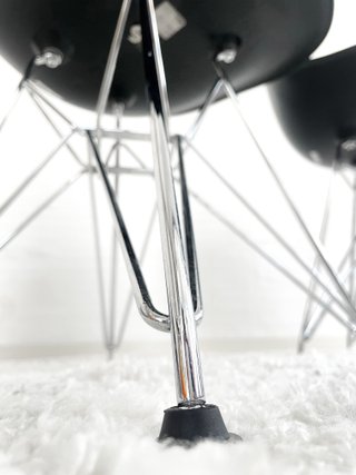 SILLAS DSR POR RAY & CHARLES EAMES PARA VITRA