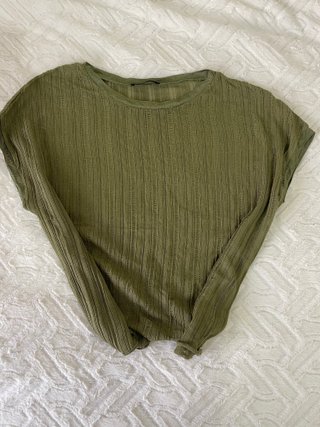 Camiseta verde kaki Stradivarius