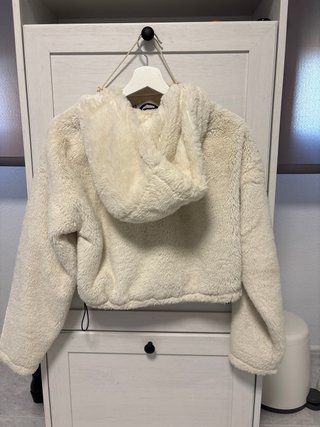 Abrigo pelo Pull and Bear blanco