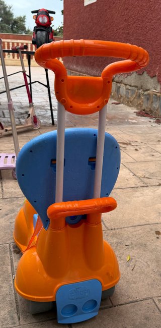 Triciclo Chicco Naranja y Azul