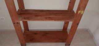 Estantería de madera maciza