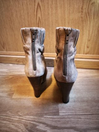 Botines beige ante mujer