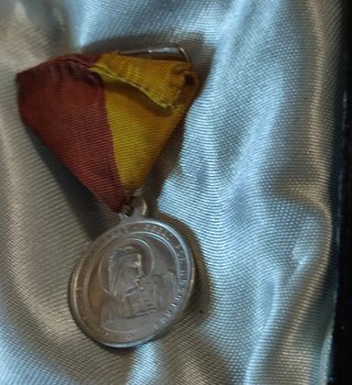 Broche antiguo Monserrat y Jesús principios S.XX