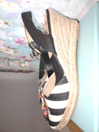 Cuñas , alpargatas , ideales!! Fue un regalo....