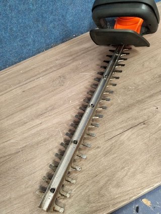 Tagliasiepi 18V! Senza Batteria! e Lama da 45cm 18mm