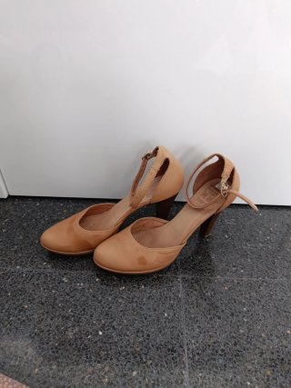 Zapatos Wonders piel tacón beige talla 39