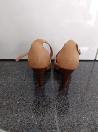 Zapatos Wonders piel tacón beige talla 39