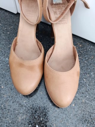Zapatos Wonders piel tacón beige talla 39