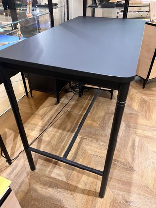Mesa alta negra Ikea