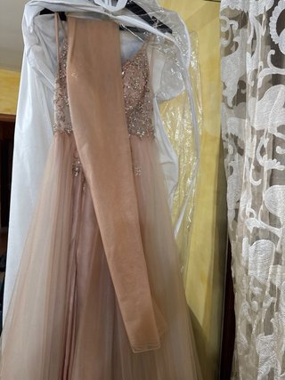 Abito lungo color bronzo con perline