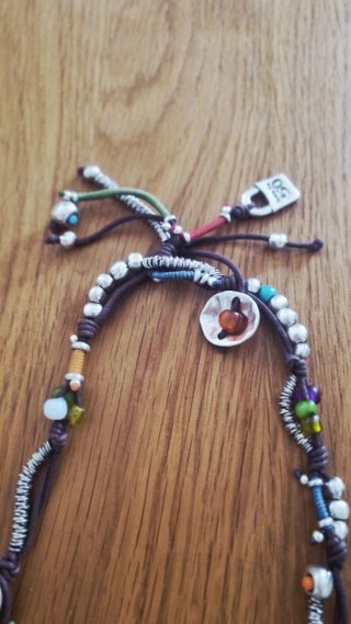 Collar UNOde50 bohemio con cuentas de colores
