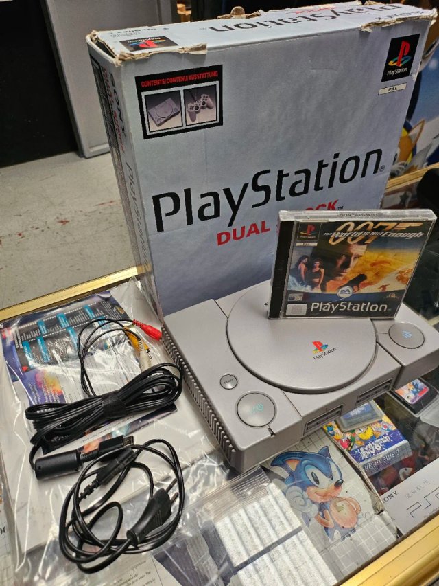 Lote PlayStation 1 con caja y mando y juego
